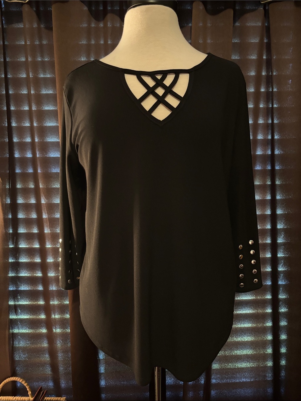 LOVE SCARLET Black Women's Long Sleeve Top with Lattice Neckline